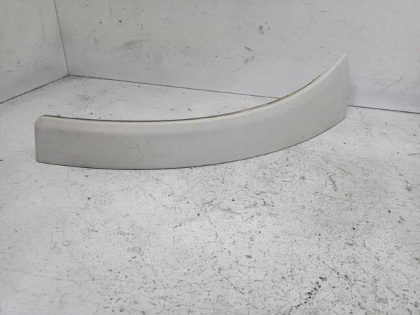 MOULURE PHARE GAUCHE PEUGEOT/CITROEN/FIAT - Vue 1